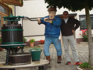 DSC00418   bij de wijnboer