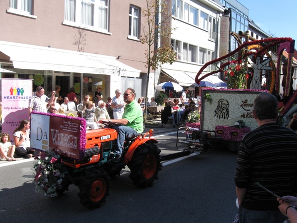 Sint Gillis Dendermonde Bloemencorso 075