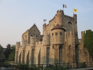 Gent _Gravensteen, zicht vanaf brug