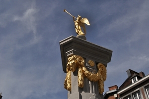 Namen _Place de l'Ange met het standbeeld  van de oude pomp