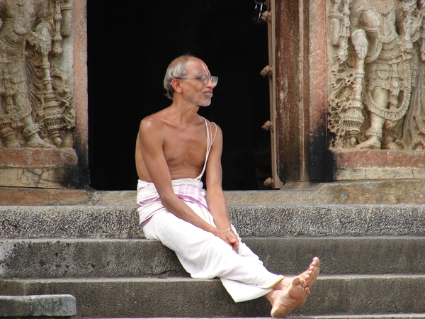 Hindu-priest