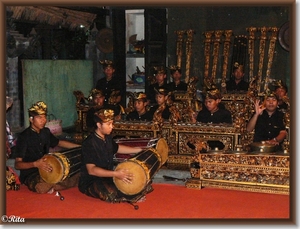 Balinese dansen bij Dwi Mekar