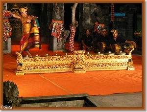 Balinese dansen bij Dwi Mekar