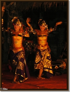 Balinese dansen bij Dwi Mekar