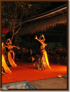 Balinese dansen bij Dwi Mekar