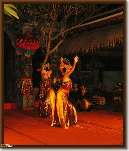 Balinese dansen bij Dwi Mekar