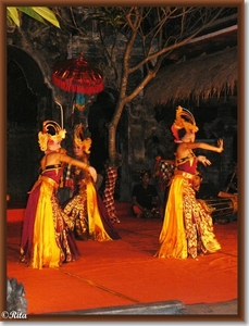 Balinese dansen bij Dwi Mekar