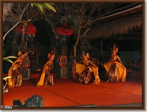 Balinese dansen bij Dwi Mekar