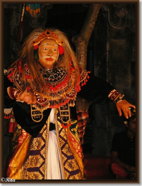 Balinese dansen bij Dwi Mekar