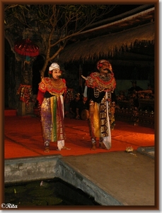 Balinese dansen bij Dwi Mekar