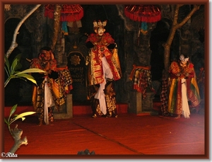 Balinese dansen bij Dwi Mekar