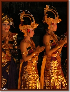 Balinese dansen bij Dwi Mekar