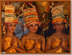 Balinese dansen bij Dwi Mekar