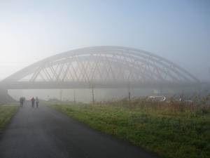 10.11.01.LANDEGEM.SPOORBRUG IN DE MIST