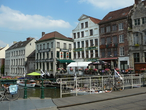 Waterhuis (aan de bierkant) vanop Vleeshuisbrug