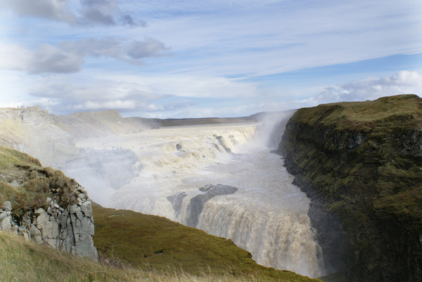 mooie waterval in ijsland