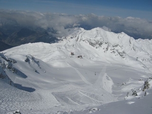 20100405 113 maan - op de pistes