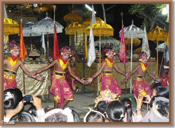 Dansen in Pura Pasupati