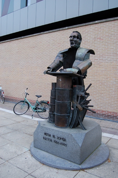 Oud Rector DESOMER