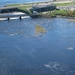 Boven op de brug