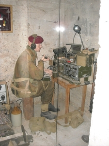 NORMANDIE2009051 binnenzicht bunker Batterij Merville