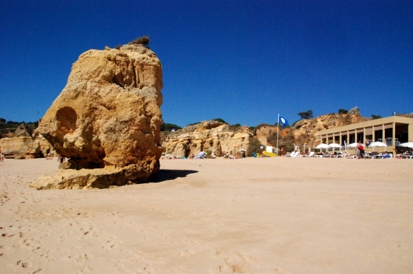 100 Albufeira  wandeling strand Saô Rafael