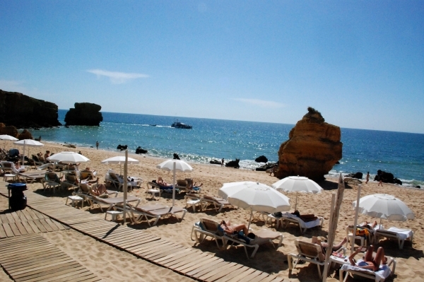 108 Albufeira  wandeling strand Saô Rafael