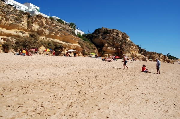 305 Albufeira  wandeling op strand en rotskust