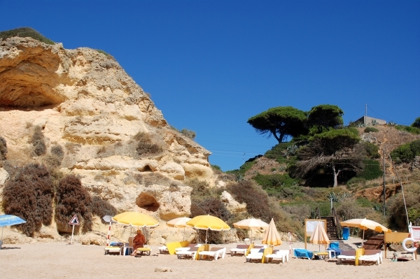 307 Albufeira  wandeling op strand en rotskust