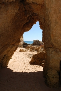 312 Albufeira  wandeling op strand en rotskust