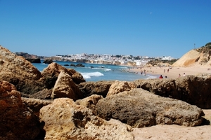 314 Albufeira  wandeling op strand en rotskust