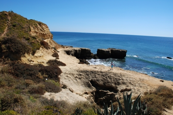 320 Albufeira  wandeling op strand en rotskust