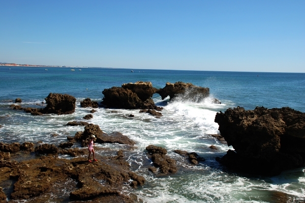 323 Albufeira  wandeling op strand en rotskust