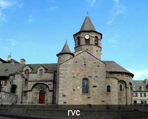 Nasbinals met de 12de eeuwse Notre-Dame
