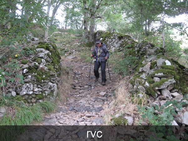 Afdalen naar de vallei van de Lot, moeilijk, zeker met de regen