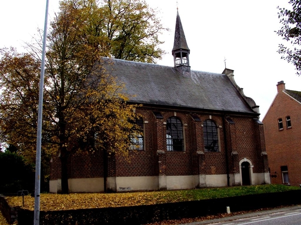 Kerkje in Ezaart