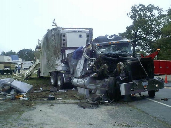 Burntruck_wreck1