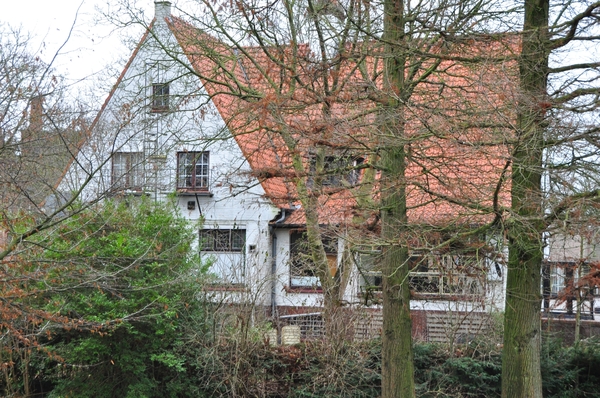 001 NOSTALGIE IN EEN NOTEDOP......