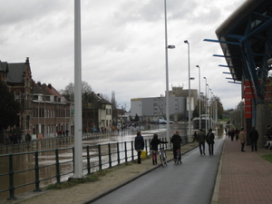 05) Overstroming kanaal aan station