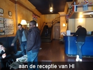 aan de receptie