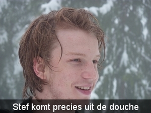 Stef komt precies uit de douche