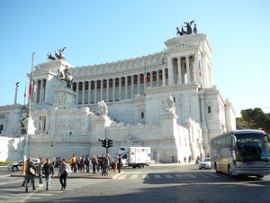Monument V Emanuel