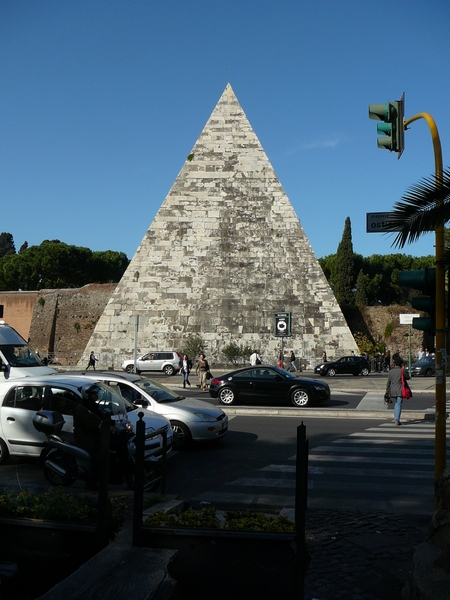 Piramide Caius Cestius + 12vC