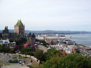 6  Quebec    _skyline met links Chateau Frontenac