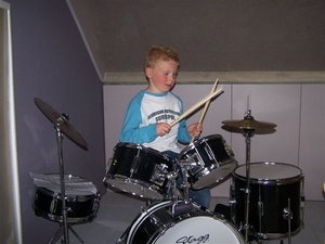 004 drummer