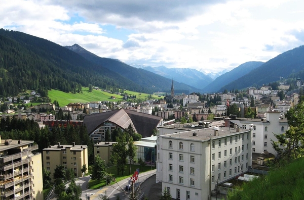 Davos _stad met de Vaillant arena in het midden