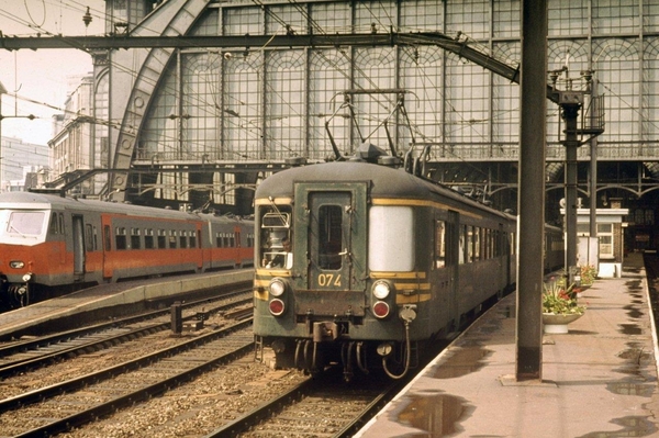 1977-06-03  Antwerpen-Centraal  MS-AM 074 (C)Alain Janmart