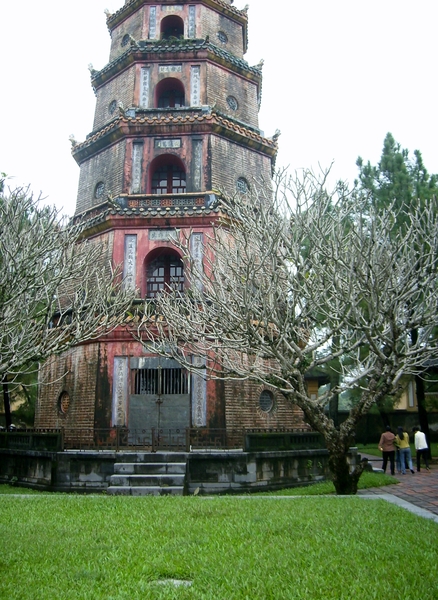 DSCI0079 Hue pagode (2)