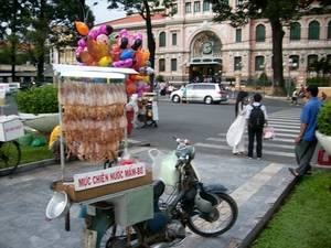 DSCI0029 saigon shopping candy