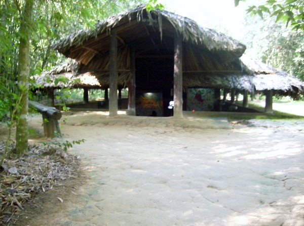 DSCI0036 cu chi tunnels (1)